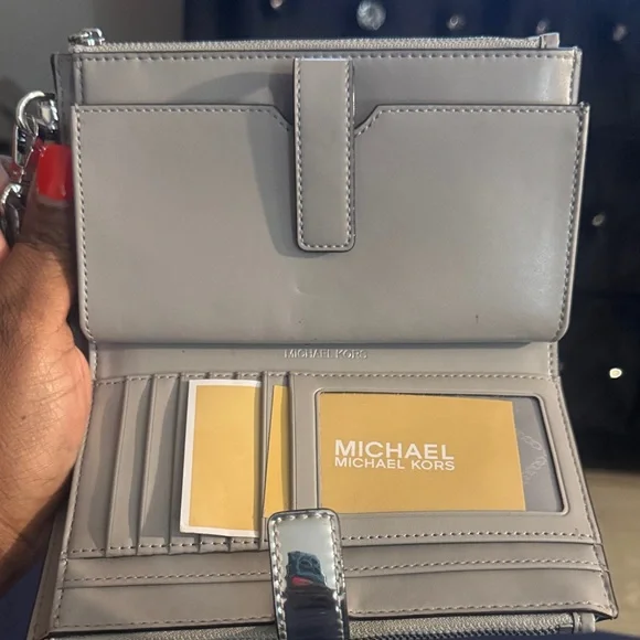 Michael Kors Shiny Silver MK Logo Wallet - Picture 3 of 4